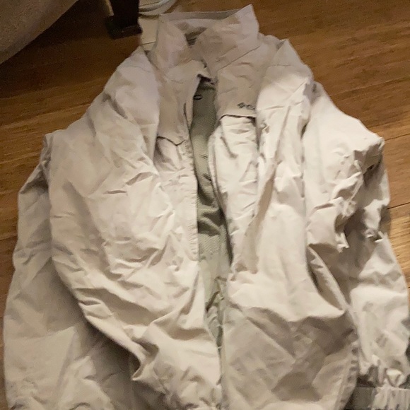 Columbia Jackets & Blazers - Euc Columbia shell